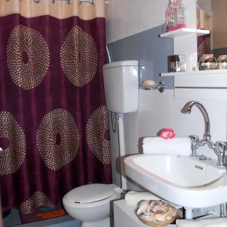 Theodora * 纳夫普利翁